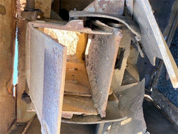 Dozer Trap With Reciprocating Plate Feeder)