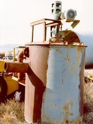 EMPIRE STEEL 4' Dia. X 8' H Pressure Tank, 750 Gallon with Lightnin Mixer