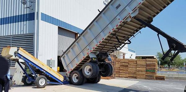 Bulk Truck Unloading System With Feed Hopper, Silo & 25" W X 192" L Vibrating Screen Conveyor)