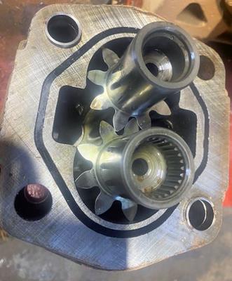 4 Units - Pullmaster Model M18-3-101-1 Planetary Hydraulic Winches)