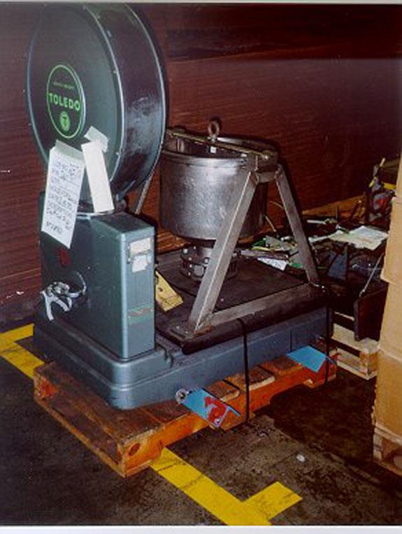 Toledo Scale, Model 2181, S/n 550221, With Stainless Steel Hopper Pot, 800# Capacity, No Legs Or Wheels)
