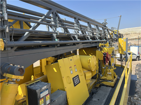 Atlas-copco Pit Viper 235 Rcs Electric Blast Hole Drill)