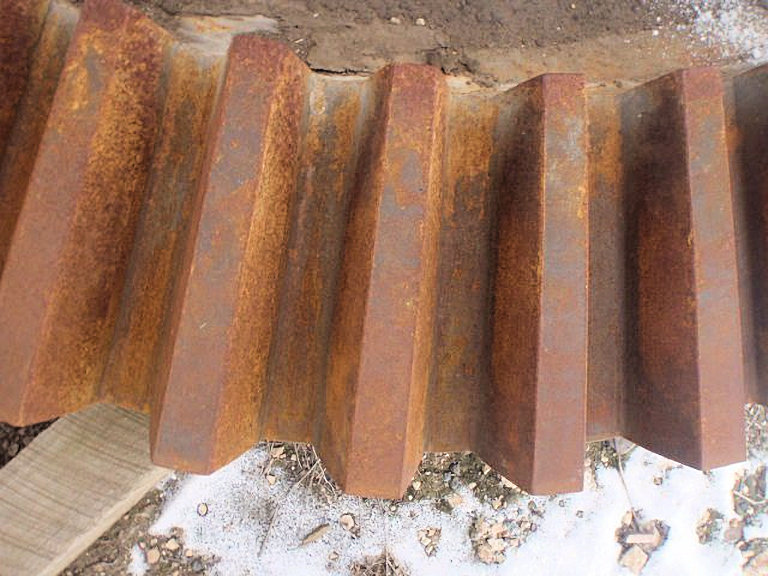 Lot Of Spare Parts For Traylor 54" X 74" Bulldog Type "t" Gyratory Crusher Including Head & Mainshaft, Countershaft, Pinion Gears, Eccentric Gear And More)