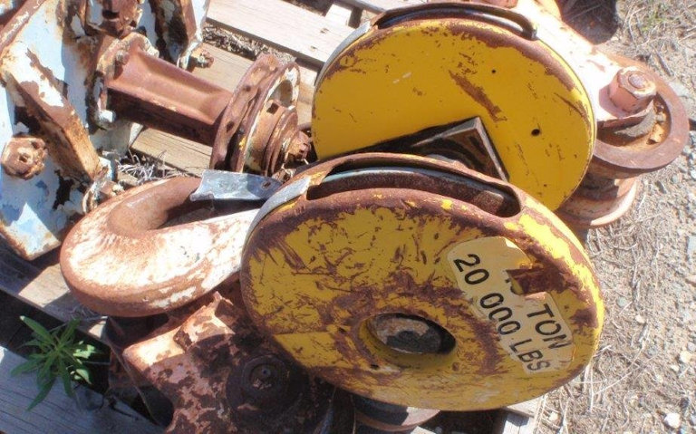 Lot Of Spare Parts For Traylor 54" X 74" Bulldog Type "t" Gyratory Crusher Including Head & Mainshaft, Countershaft, Pinion Gears, Eccentric Gear And More)