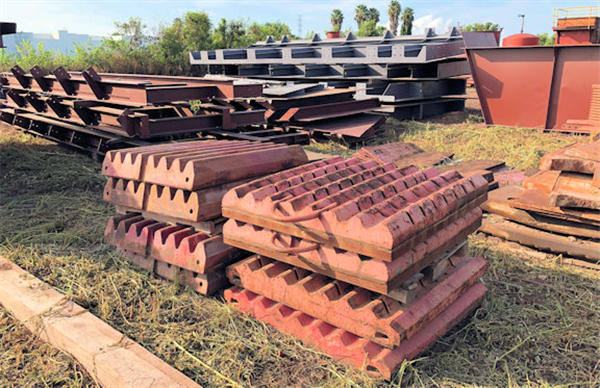 2 Units - Pioneer 4248 Jaw Crusher)