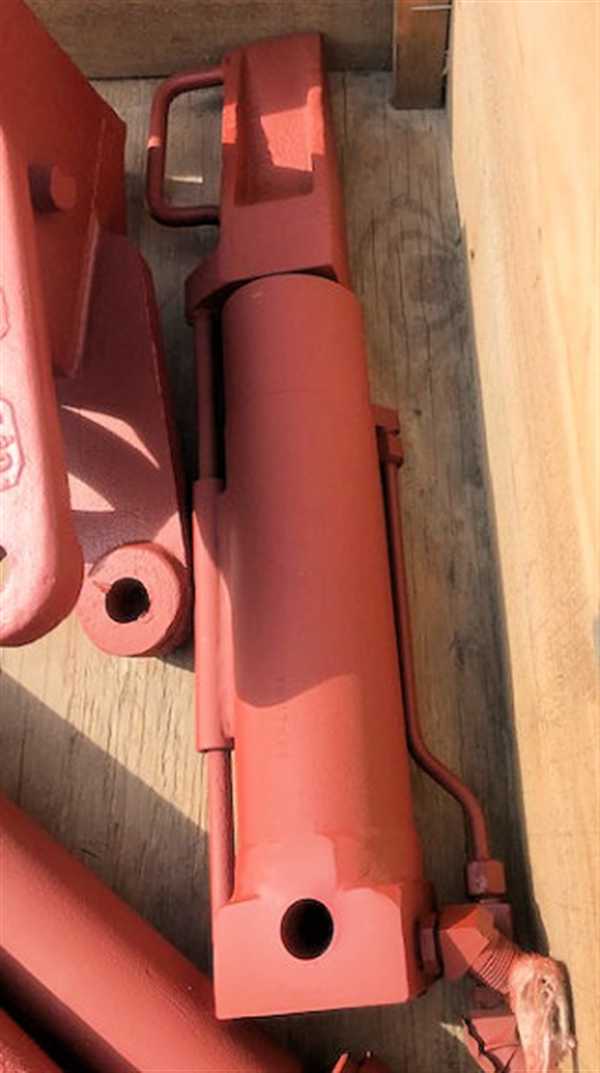 Hydraulic Adjustment Ram for 7' Cone Crusher