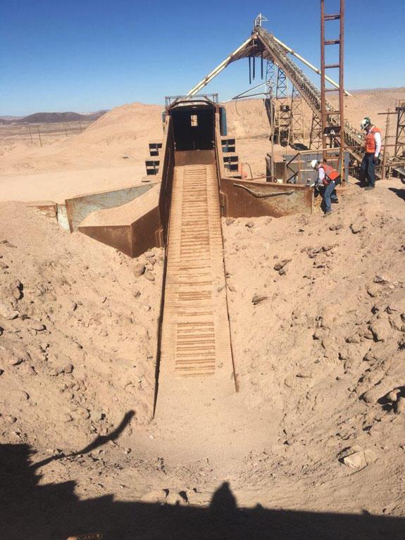 Mmd 706 Series, 1300mm Centres Twin Shaft Mineral Sizer With 373 Kw (500 Hp) Motor & Apron Feeder)