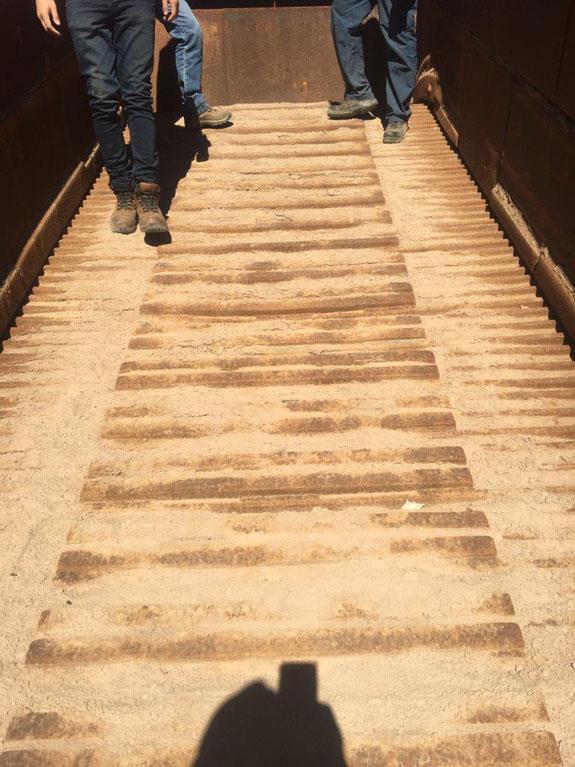 Mmd 706 Series, 1300mm Centres Twin Shaft Mineral Sizer With 373 Kw (500 Hp) Motor & Apron Feeder)