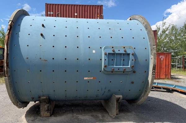 Allis Chalmers (metso) 9' X 12' (2.74m X 3.66m) Regrind Ball Mill With 500 Hp (368 Kw) Motor 60 Hz)
