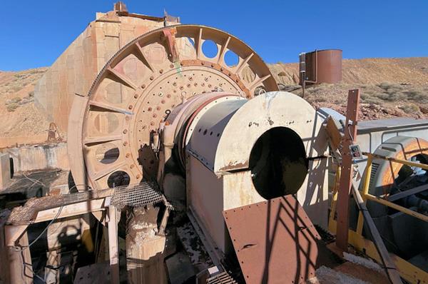 Dominion Engineering 11.6' X 18' Ball Mill, 1000 Hp)