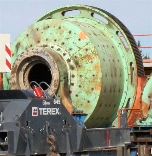 HARDINGE KOPPERS 12' X 5' (3.7m x 1.5m) Sag Mill with 250 HP motor