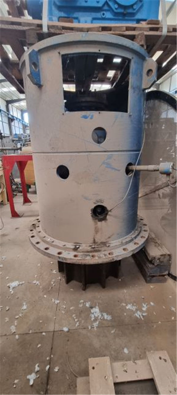 Metso Vtm-800-wb Vertimill With 600 Kw (805 Hp) Motor)