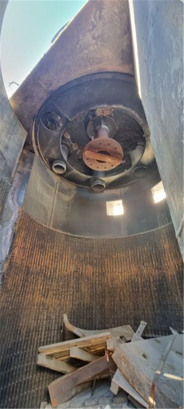 Metso Vtm-800-wb Vertimill With 600 Kw (805 Hp) Motor)