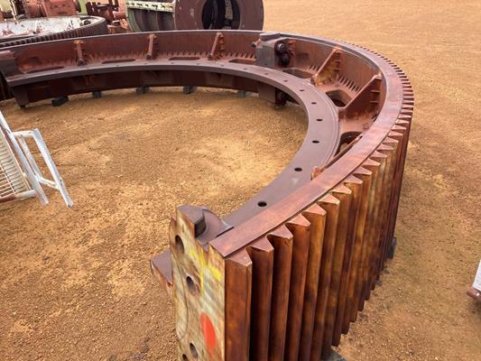 Ani 4.4m X 8.1m (14'4" X 26'6") Ball Mill, 2500 Kw)