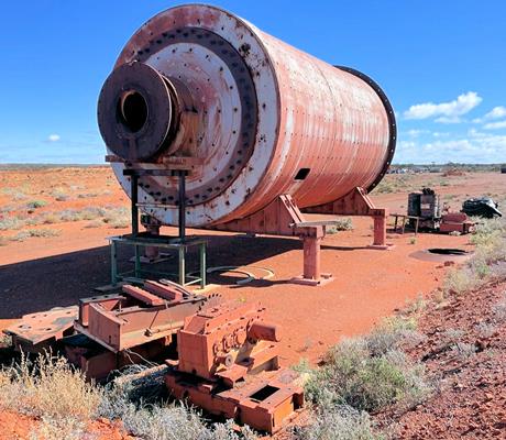 Ani 4.4m X 8.1m (14'4" X 26'6") Ball Mill, 5000 Kw)