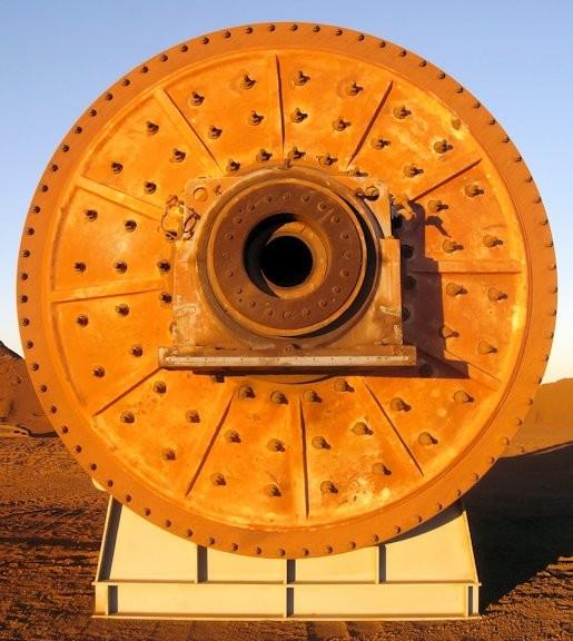 Allis Mineral Systems Australia 10'10" X 16' (3.3m X 4.9m) Rod Mill With 710 Kw (950 Hp) Motor.)