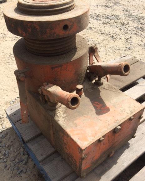 Lot Of 4 Each 200-ton Hydraulic Jacks With Hydraulic Unit)