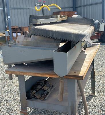 Deister Model 15-s Concentrating Table)