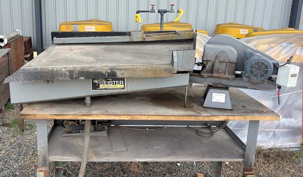 Deister Model 15-s Concentrating Table)
