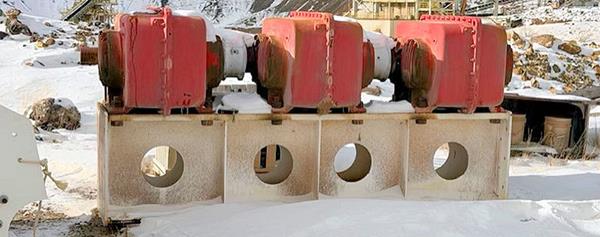 Flsmidth 10' W X 24' L Double Deck Banana Screen)